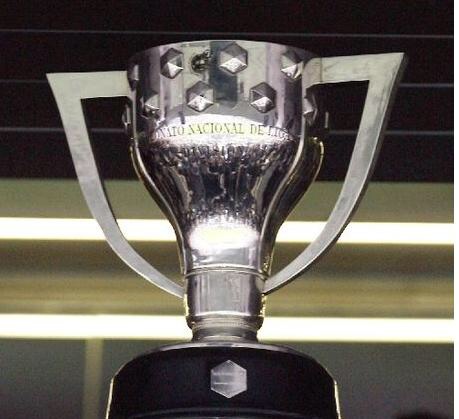 五大联赛冠军奖杯,亲们,哪个最漂亮.