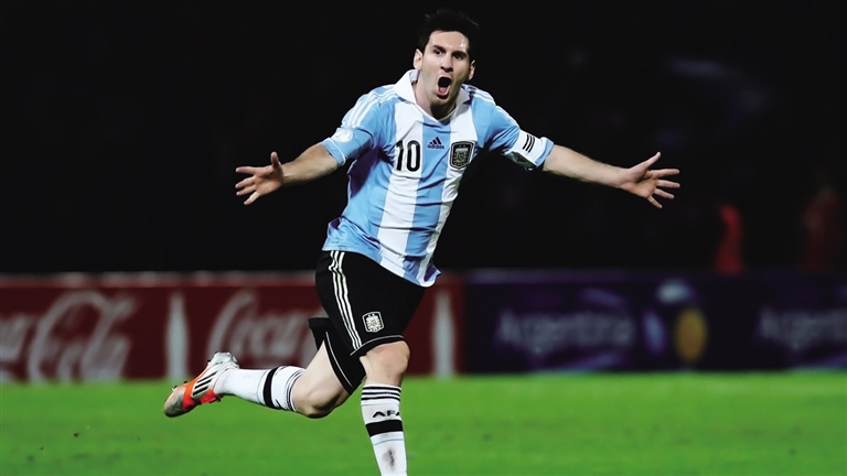 荷兰和阿根廷攻势足球谁更强_阿根廷足球为什么越来越差_2014南美足球超级德比杯 巴西vs阿根廷