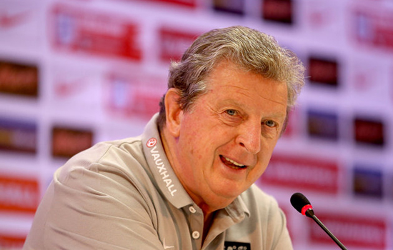 霍奇森:英格兰统治了比赛,球队踢法不单调-直播