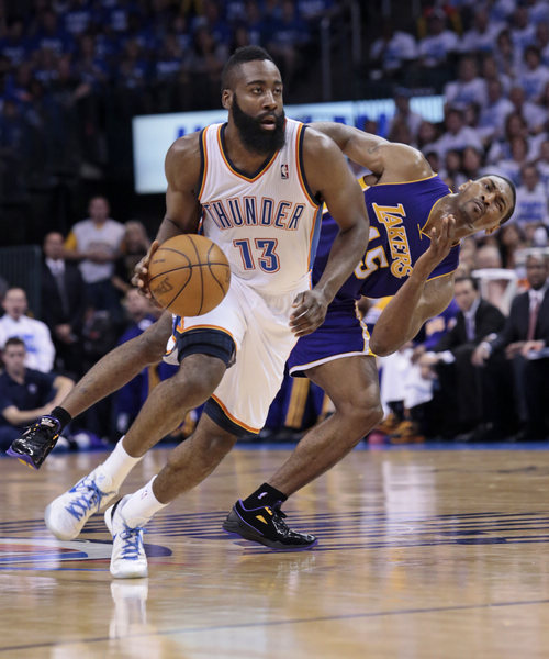 看好老詹今天刷奇葩数据