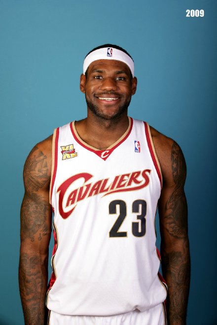 2003-2015历年来詹姆斯在骑士队媒体日的官方