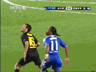 (技术贴)在禁区内,德罗巴和乔文科比较,谁的身体对抗能力更强?