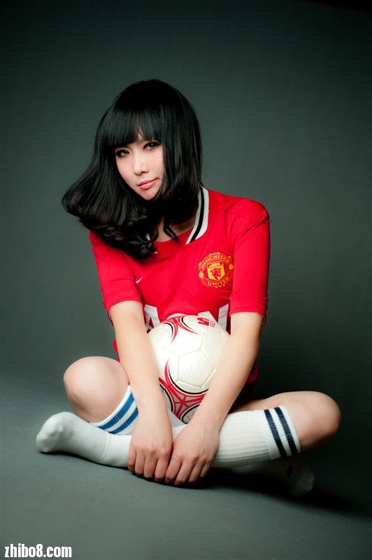 曼联妹纸为20冠自制美图 —我们自己的足球宝贝!▅▃▂▁