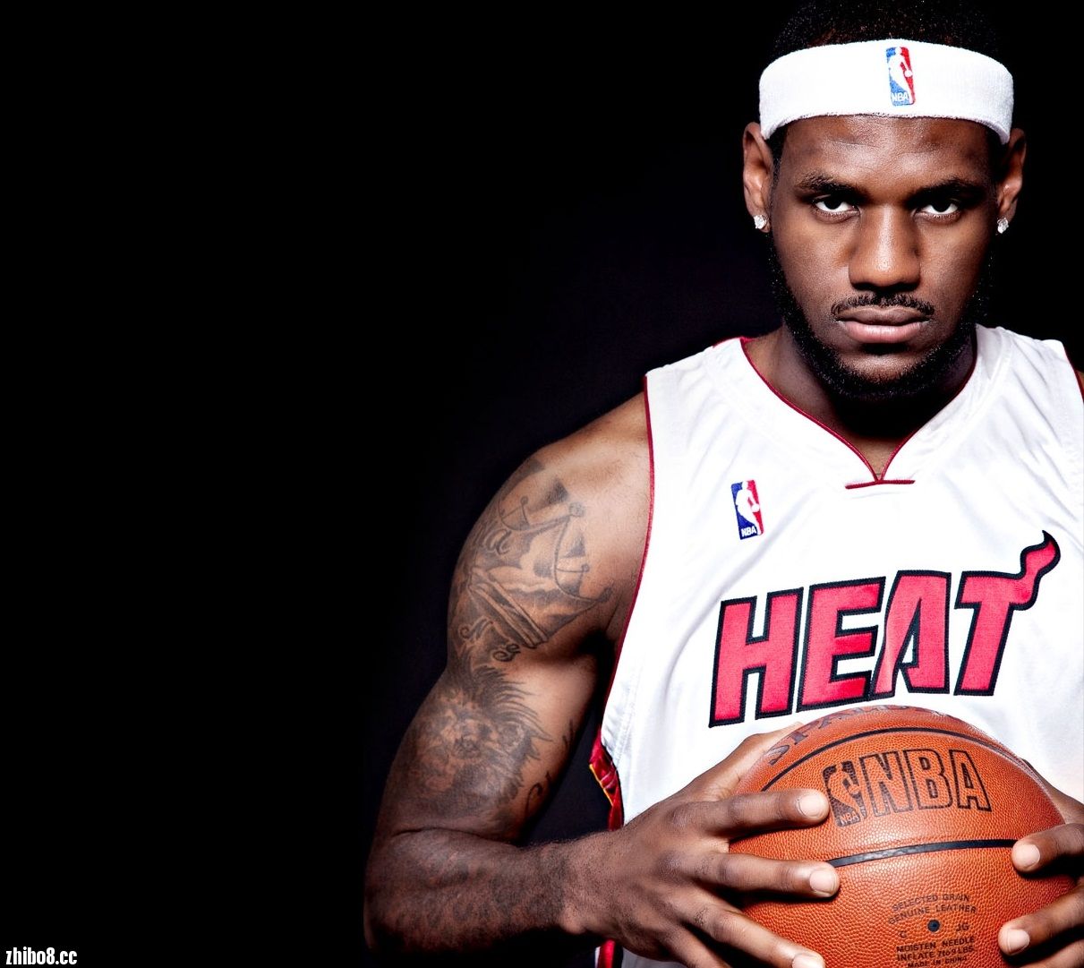 那枚贝壳,精巧雅致——致拿到戒指的勒布朗61詹姆斯