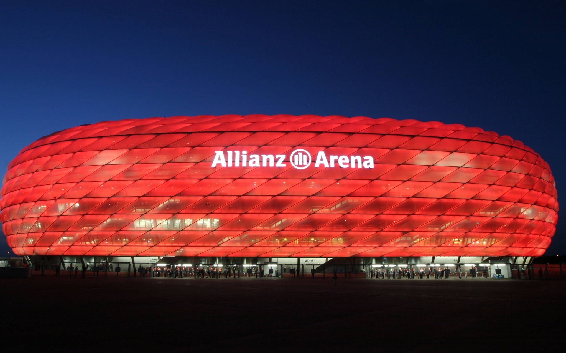 cc       慕尼黑安联球场(allianz arena)以它精巧的结构