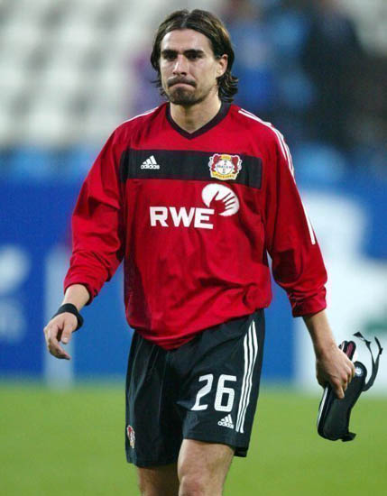 在塞贝岑退役一年后,代斯勒也因伤退役,而他们在俱乐部的号码恰恰都