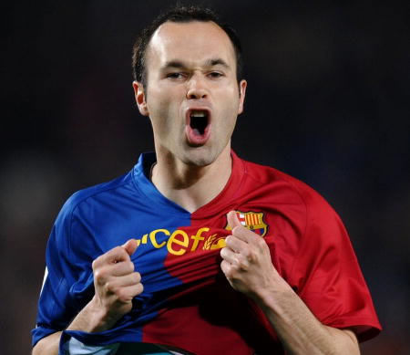 伊涅斯塔的秃顶历程,都有白头发了