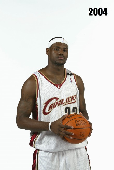 2003-2015历年来詹姆斯在骑士队媒体日的官方照片!