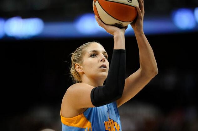 nike唯一一个女性,她就是2015年wnba的mvp获得者 elena delle donne