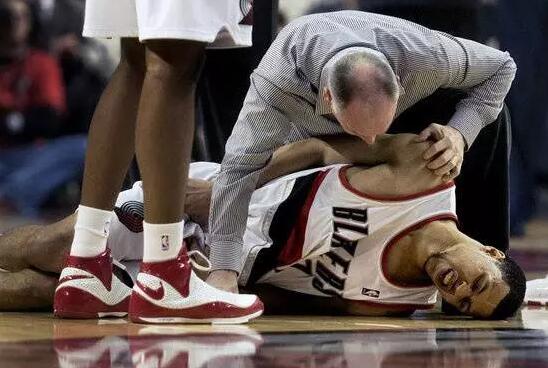 而论坛首页 69 ≡讨论区≡ 69 篮球公园 69 伤病让他们倒下,但