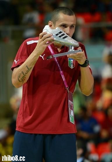 马马雷拉获得金手套奖. 基克获得银球奖.