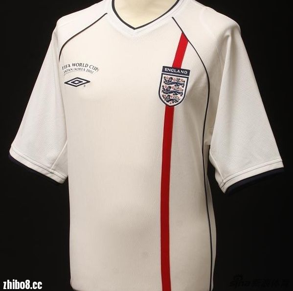 与巴西之战可能是三狮军团最后一次身穿茵宝球衣比赛了,很快耐克就将