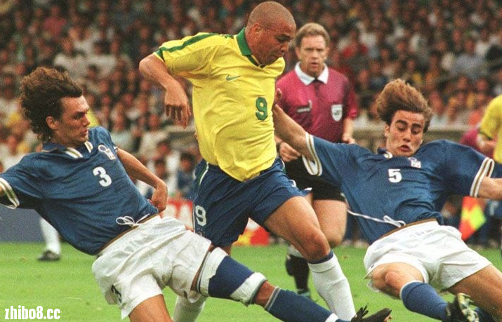 如果罗纳尔多光有速度,他显然成为不了罗纳尔多,他的技术,盘带,过人都